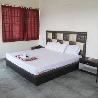 Hotel Sheetal Lake View, Raipur 3